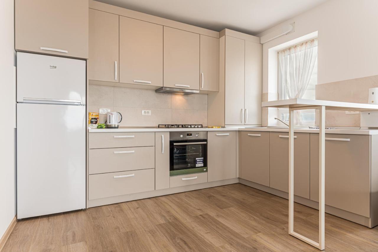 Coresi Modern Apartment Brasov Bagian luar foto